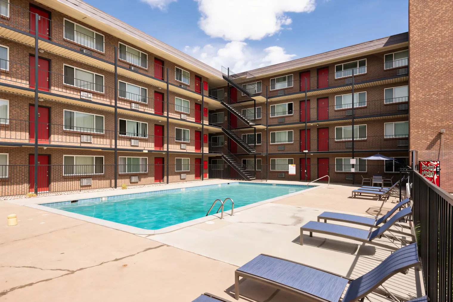 Meridian Garden Apartments pool